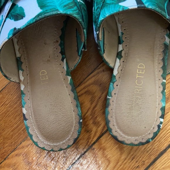 Restricted Switch Over Green Slip Ons - Picture 2 of 7